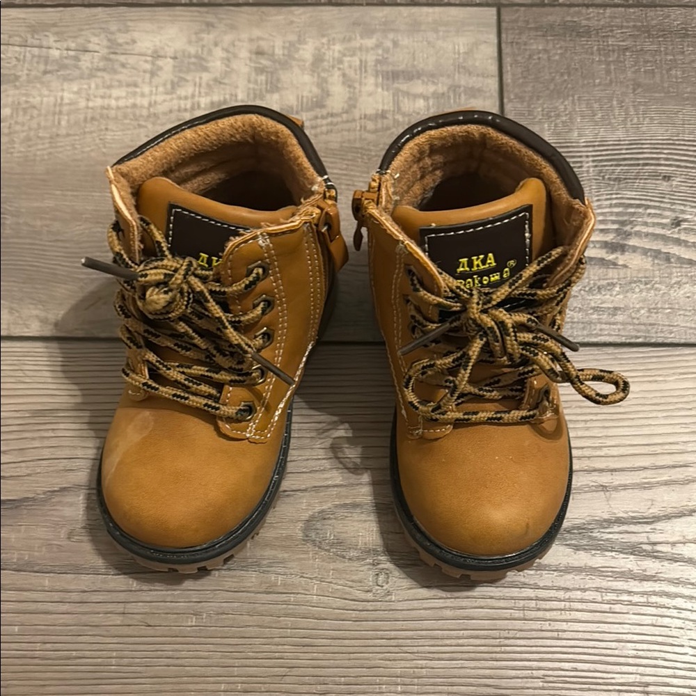 Brown baby Boots 24M
